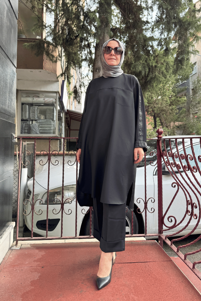 MissWhence Zımbalı Yıldız Detaylı Cepli Tunik Siyah 36001