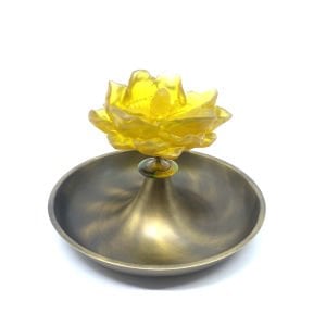 Presentation Plate with Yellow Flower -   Turkish Delight Bowl L)