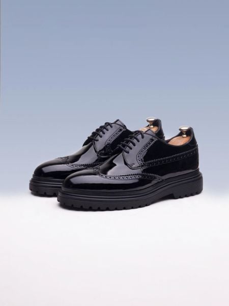 KLASSISCHE SCHUHE AUS PATENTSCHWARZEM PERFEKTEM ECHTLEDER SCHWARZES Lackleder - 39