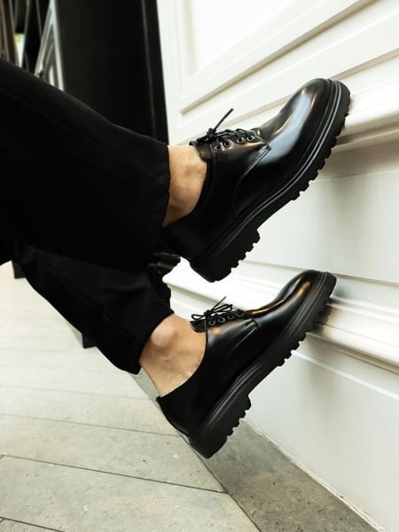 KLASSISCHE HERRENSCHUHE AUS SCHWARZEM ESPOSITO-LEDER, SCHWARZE ÖFFNUNG - 41