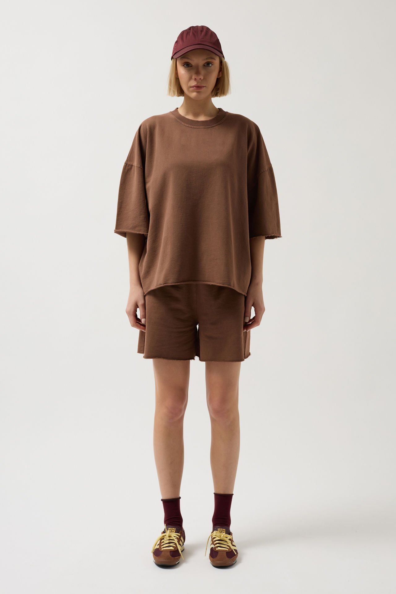 Toptan Oversize Lazer Kesim Bisiklet Yaka Kahverengi T-Shirt
