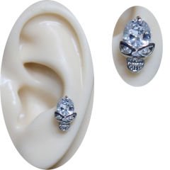 Çelik Taşlı Kurukafa Kulak-Helix-Kıkırdak Piercing