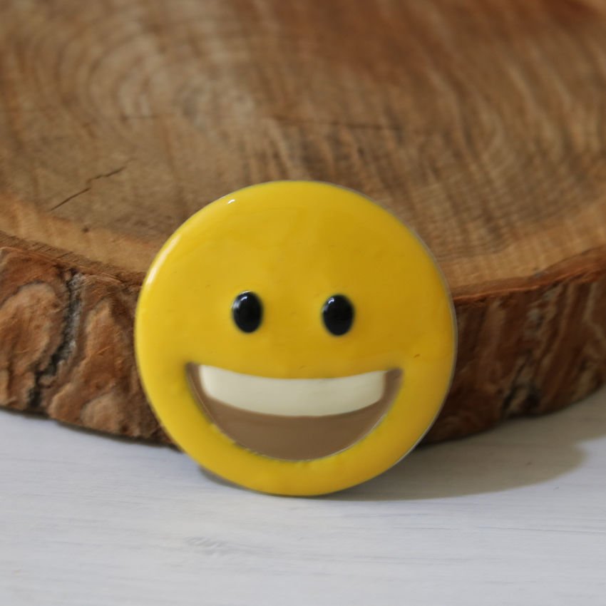 Büyük Ebatlı Smiley Rozet