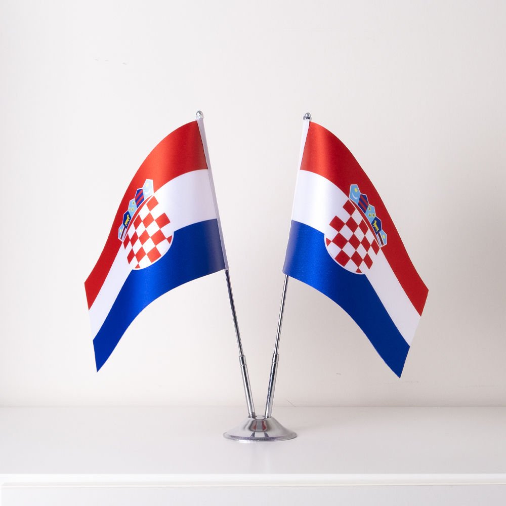 Hırvatistan 2li Masa Bayrağı Saten Kumaş Dijital Baskı 15x22,5 cm