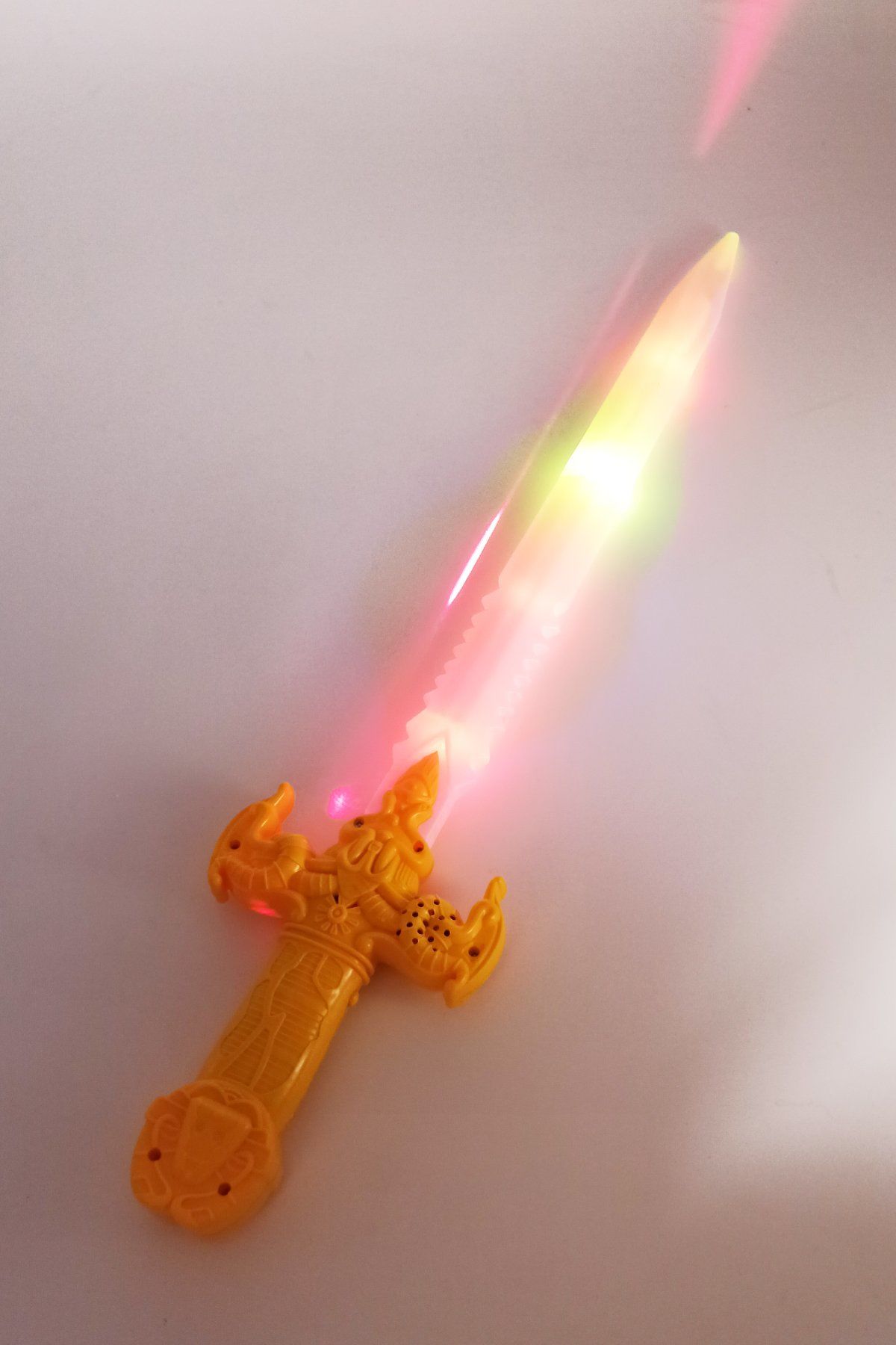 Sesli Işıklı ve Lazerli Gerçekçi Oyuncak Samuray Kılıcı 56 cm Boyunda Sarı
