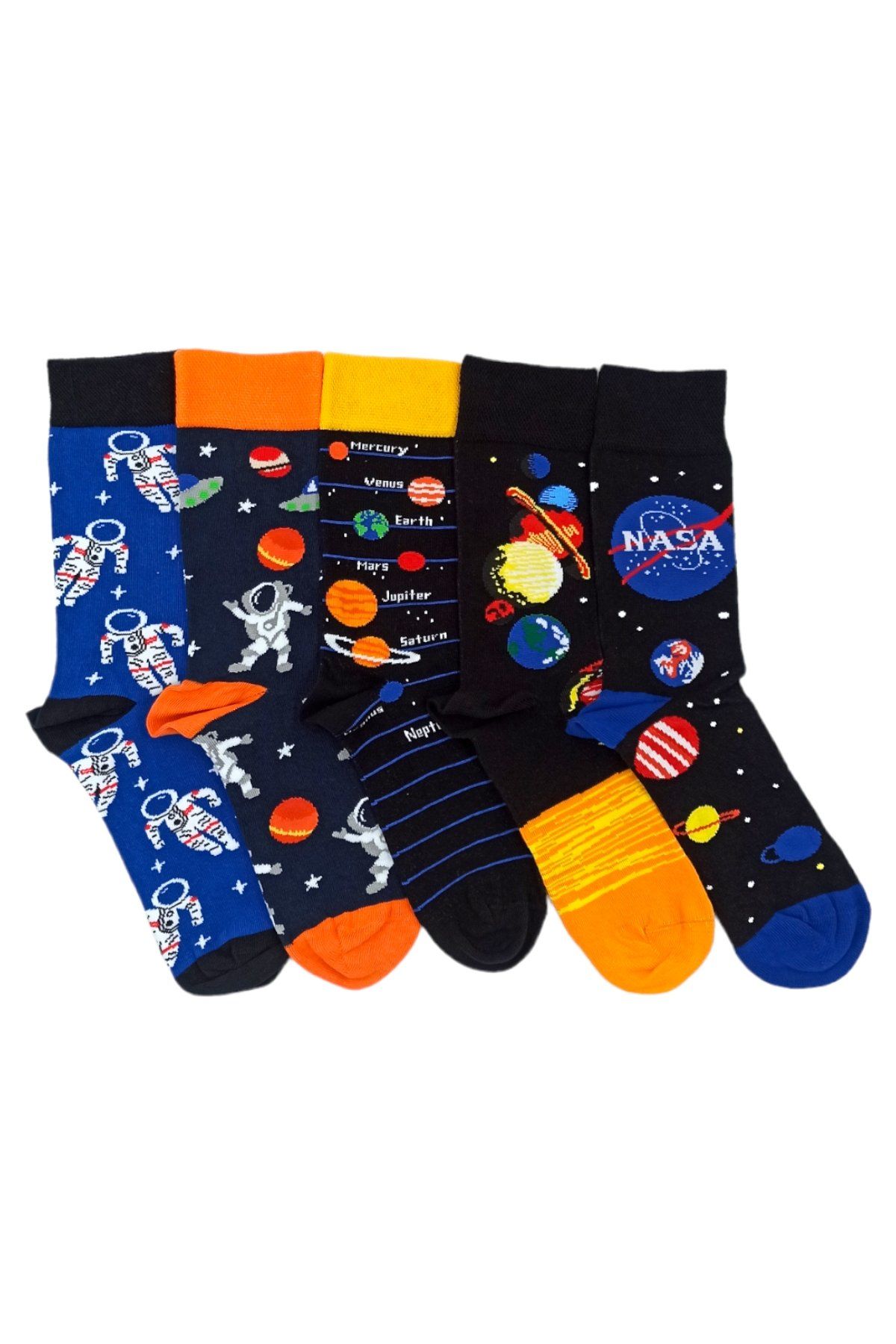 Moda Uzayın Ötesine Geçiyor: 5li Uzay Temalı Çorap Seti