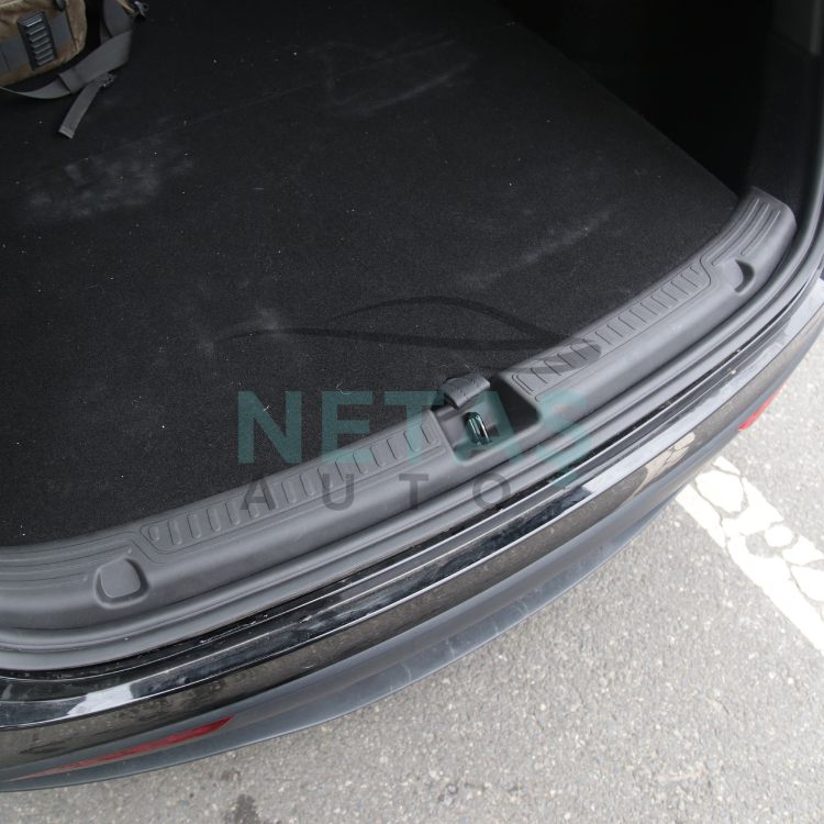 Tesla Model Y Bagaj Kapısı Eşik Koruma Plastiği