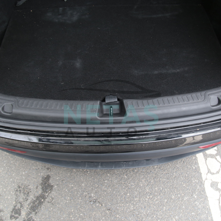 Tesla Model Y Bagaj Kapısı Eşik Koruma Plastiği