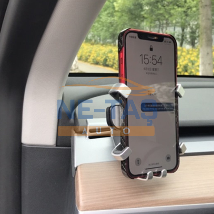 Tesla Model Y - 3 Telefon Tutucu