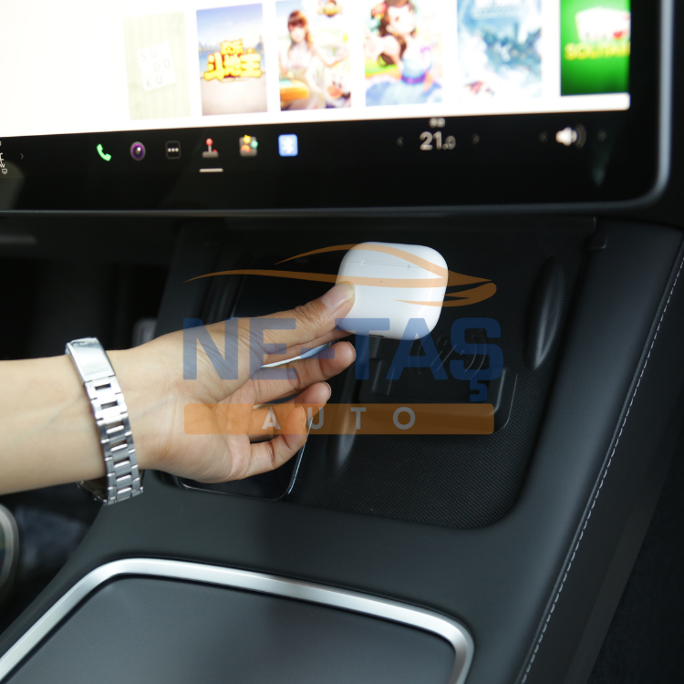 Tesla Model Y - 3 Kablosuz Şarj Pedi Kulaklık + Telefon