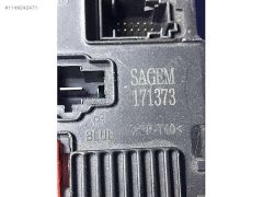 (722) Renault Megane Sigorta Kutusu  171373