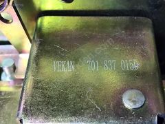 (943) Volkswagen Transporter T4 Sol Kilidi 701837015D