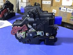 (946) Volkswagen Golf5 2004-2009 Kapı Kilidi Ön Sol 3D1837015AB