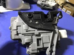 (948) AUDİ A4 A5 Q3 Q5 Q7 SAĞ ÖN KAPI KİLİDİ 8J1837016A
