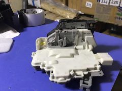 (949) AUDİ A4 A5 Q3 Q5 Q7 SOL ÖN KAPI KİLİDİ 3C1837015A