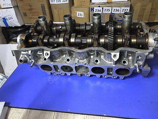 (594)TOYOTA CAMRY 5S 2.2 ENJEKSİYONLU SİLİNDİR KAPAĞI