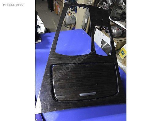 (21)BMW 7 SERİSİ F ORTA KONSOL  BÖLMESİ 9113863-17 2012-2013