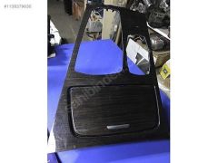 (21)BMW 7 SERİSİ F ORTA KONSOL  BÖLMESİ 9113863-17 2012-2013