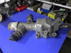 (108)Mazda Capella termostat flanşı kapağı 626 GE FSN51517ZE
