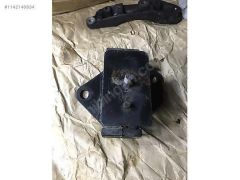 (296)Mitsubishi Pajero Sport L200 motor izolatörü MR992670