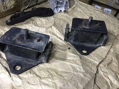 (296)Mitsubishi Pajero Sport L200 motor izolatörü MR992670