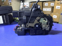 (358A) VW Seat Skoda kapı kilidi ön sağ 3B1837016C
