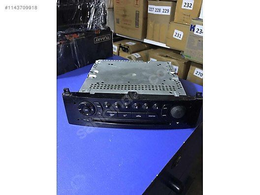 (389)Peugeot Citroen Radyo 96660458XN03