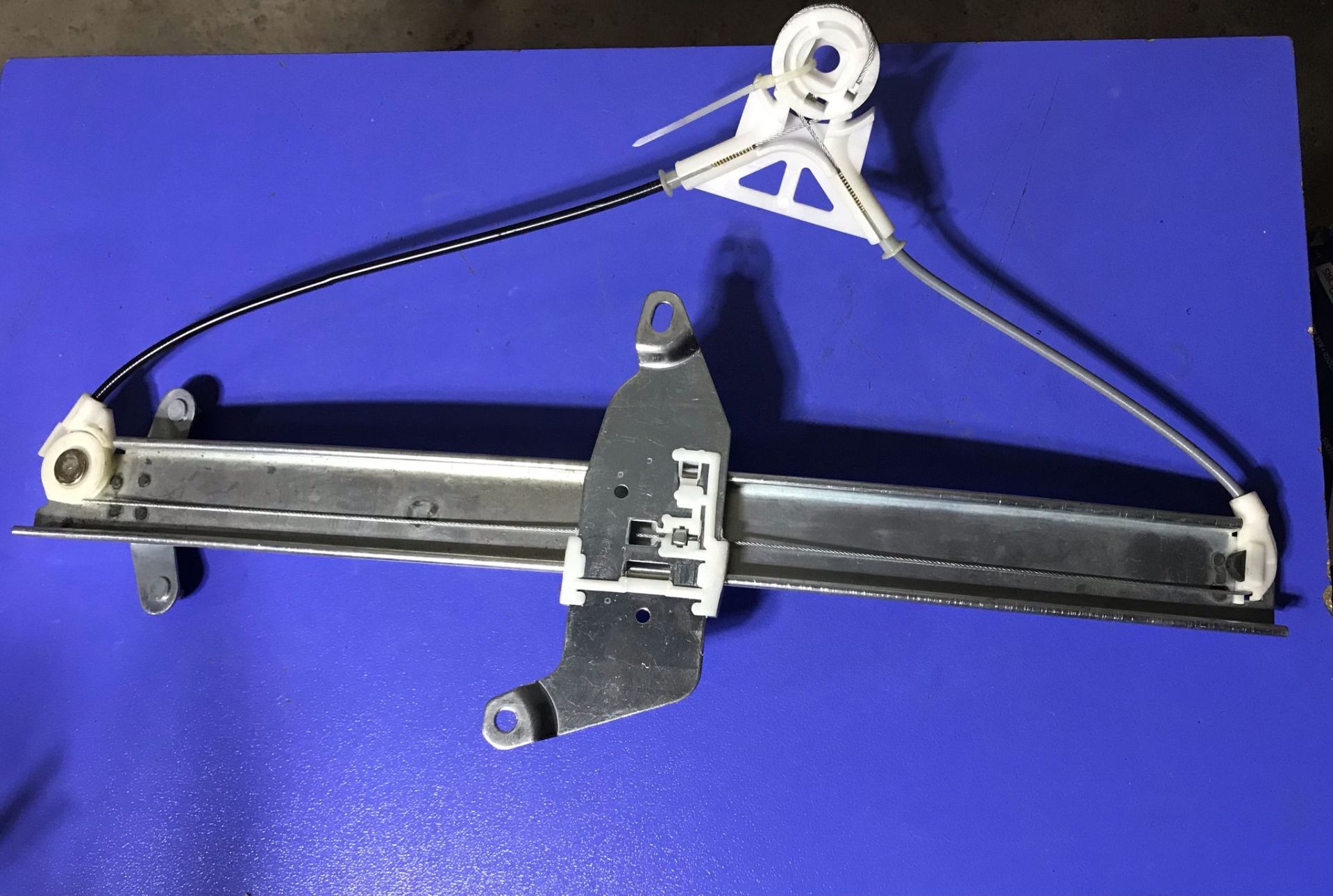 (1000) KIA BONGO CAM KRİKOSU 0K72C 58560B