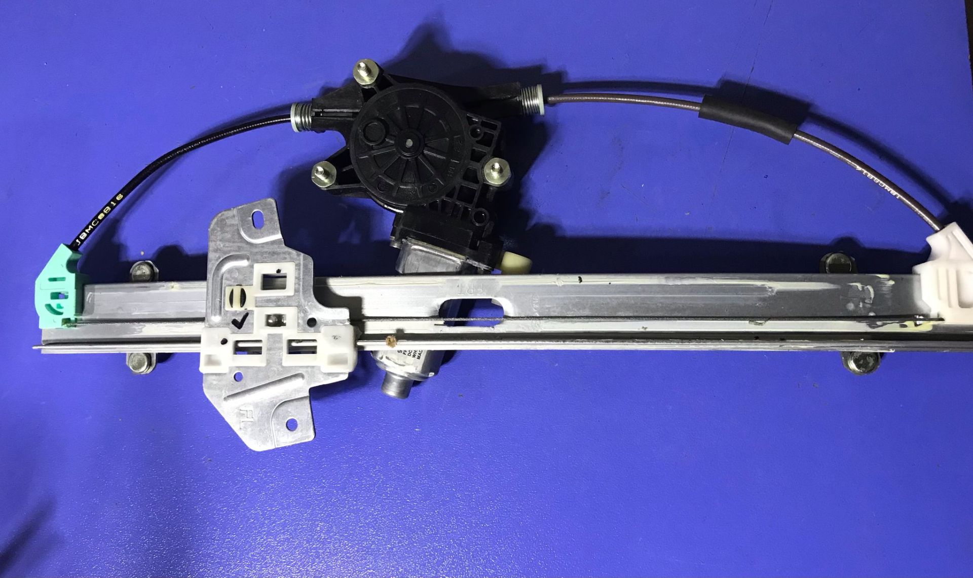(1001) HYUNDAI ERA 06-11 CAM KRİKOSU ÖN SOL MOTORLU 82401-1G010