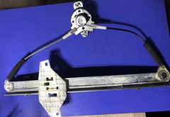 (1014) HYUNDAI ACCENT 02-06 SOL ÖN KAPI CAM KRİKOSU 82401-25000