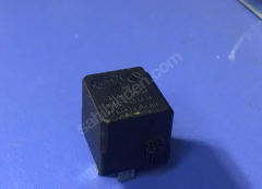 (974) HELLA MERCEDES RÖLE A0025421319 A002 542 13 19