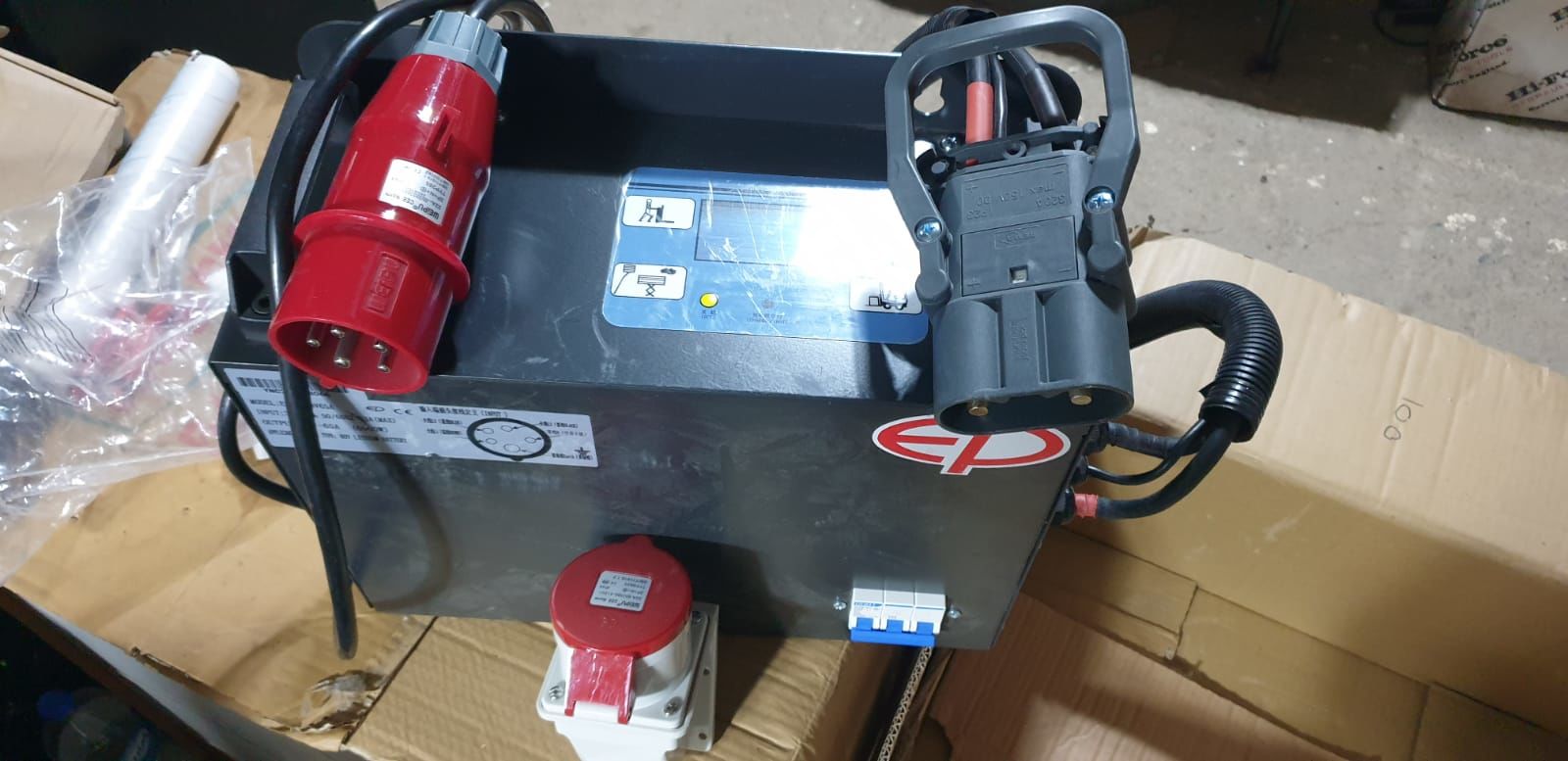 (Y8) Forklift Parçaları 80V Lityum Pil Şarj Cihazı ESCH80V65A