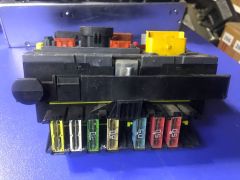 (1034) CİTROEN C4 PİCASSO SİGORTA KUTUSU BSM R01 9664705880