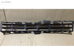 (676)RENAULT MEGANE II ÖN TAMPON ORTA IZGARA 8200114155