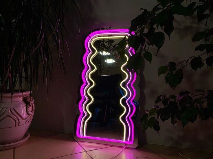 Kıvrımlı Neon Ayna