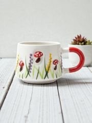 Kabartma Papatyalı Mantar Desenli Seramik Kupa