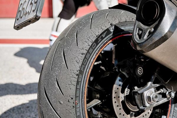 Pirelli 200/55ZR17 Diablo Rosso IV 78W Arka Motosiklet Lastiği (2024)