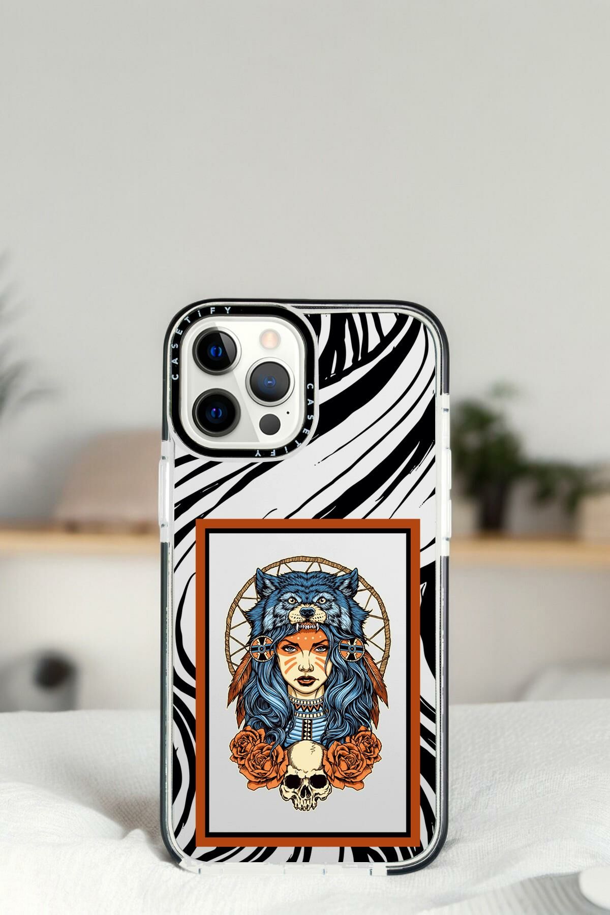 iPhone 14 Pro Warrior Woman Desenli Casetify Darbe Emci Silikonlu Telefon Kılıfı