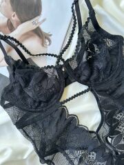 Her Detayıyla Lüks: Dantelli Taş Detaylı Çıt Çıtlı Bodysuit L - SİYAH