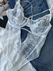 Her Detayıyla Lüks: Dantelli Taş Detaylı Çıt Çıtlı Bodysuit M - beyaz