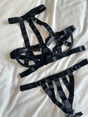 Siyah harness lastik sütyen takım 90
