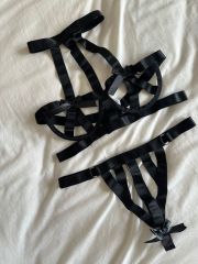 Siyah harness lastik sütyen takım 90