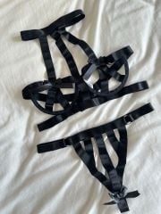 Siyah harness lastik sütyen takım 90
