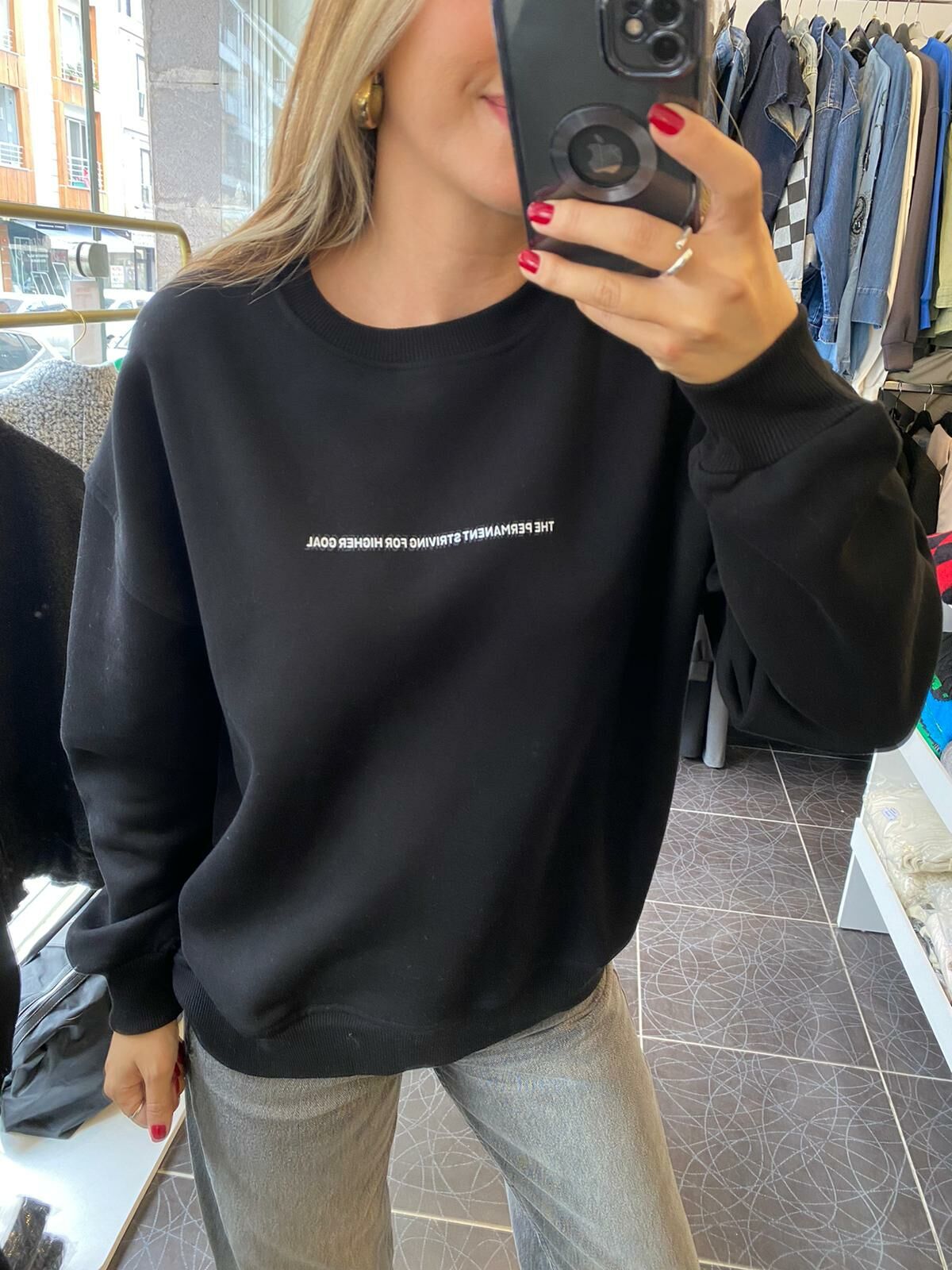 Önü Yazı Detaylı Siyah Sweatshirt