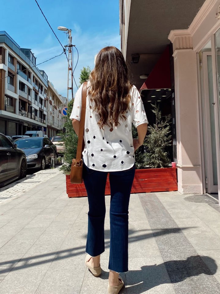 Delikli Tasarım Tişört Beyaz