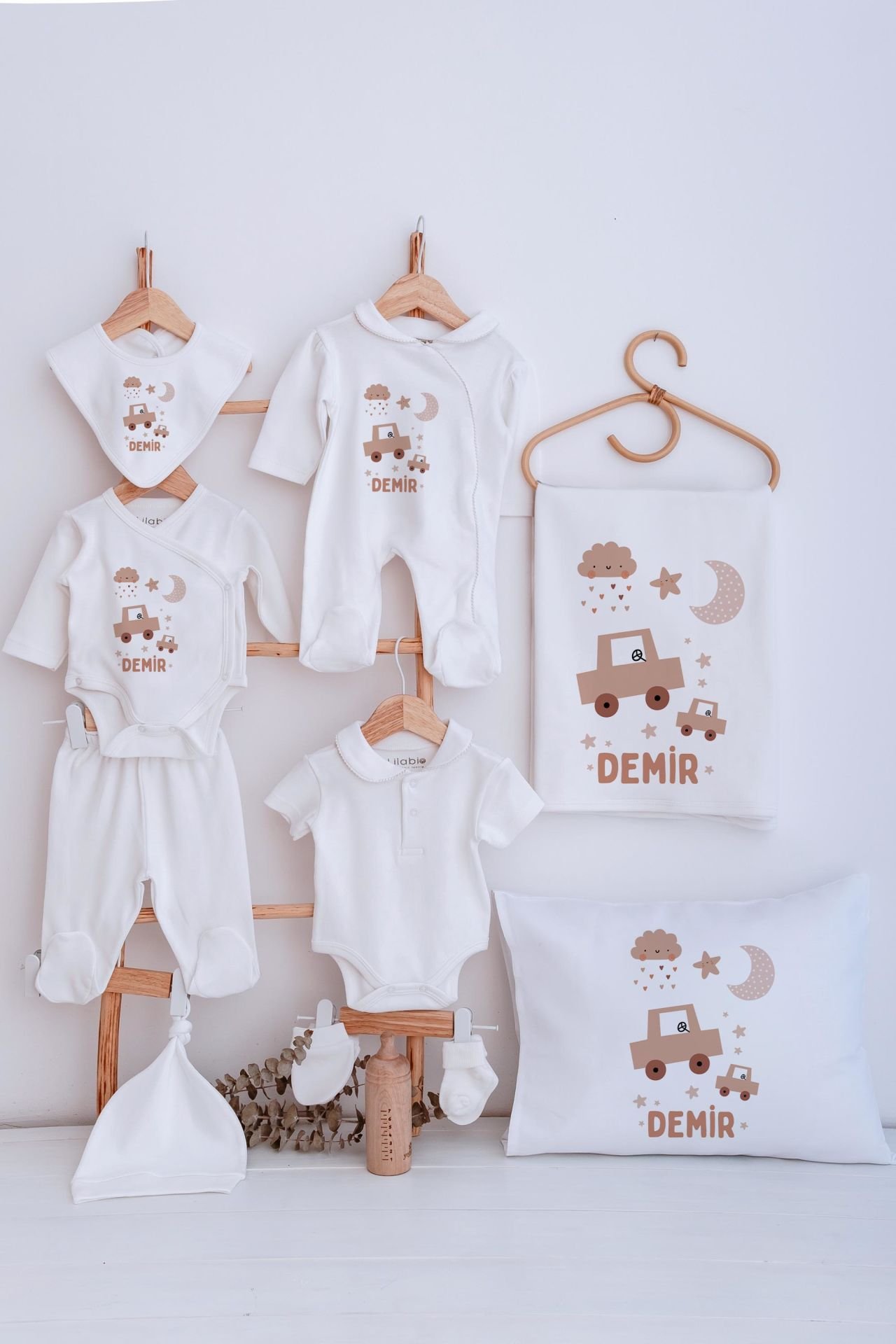 Lilabio Bebe Yaka İsme Özel Delux 12li Hastane Çıkışı Arabalar