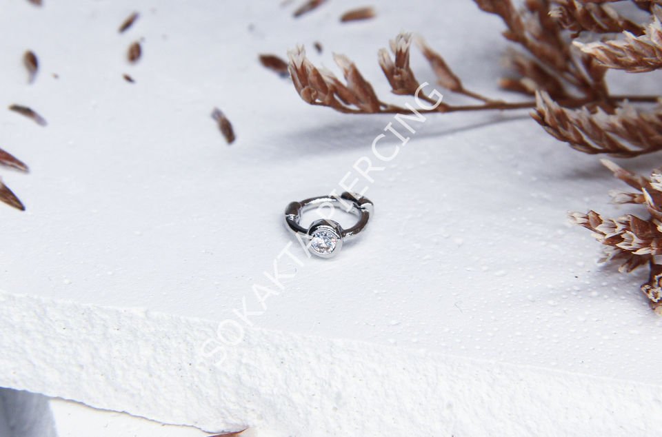 E217 - 6MM TRAGUS HALKA