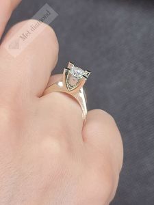 1,50 karat mozanit taşlı tektaş yüzük badem mzn625