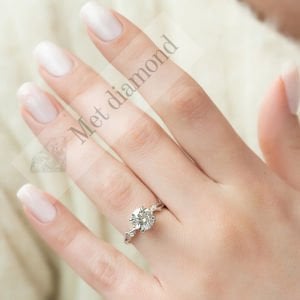 2 karat mozanit taşlı tektaş yüzük mzn690