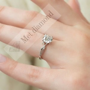 2 karat mozanit taşlı tektaş yüzük mzn690